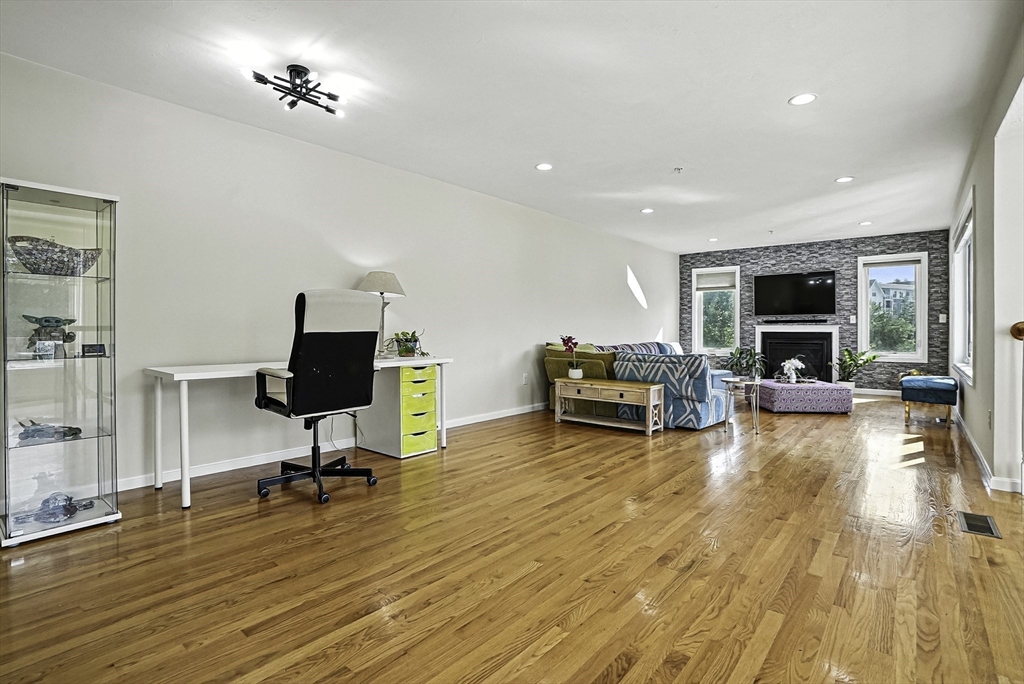 property viewer photo 5