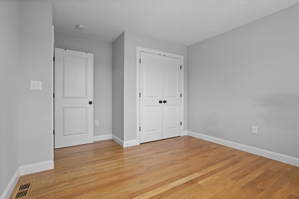 property viewer photo 25