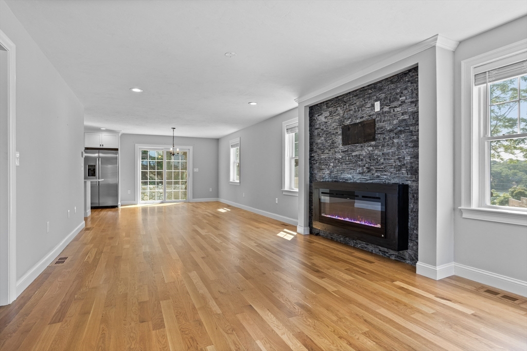 property viewer photo 7