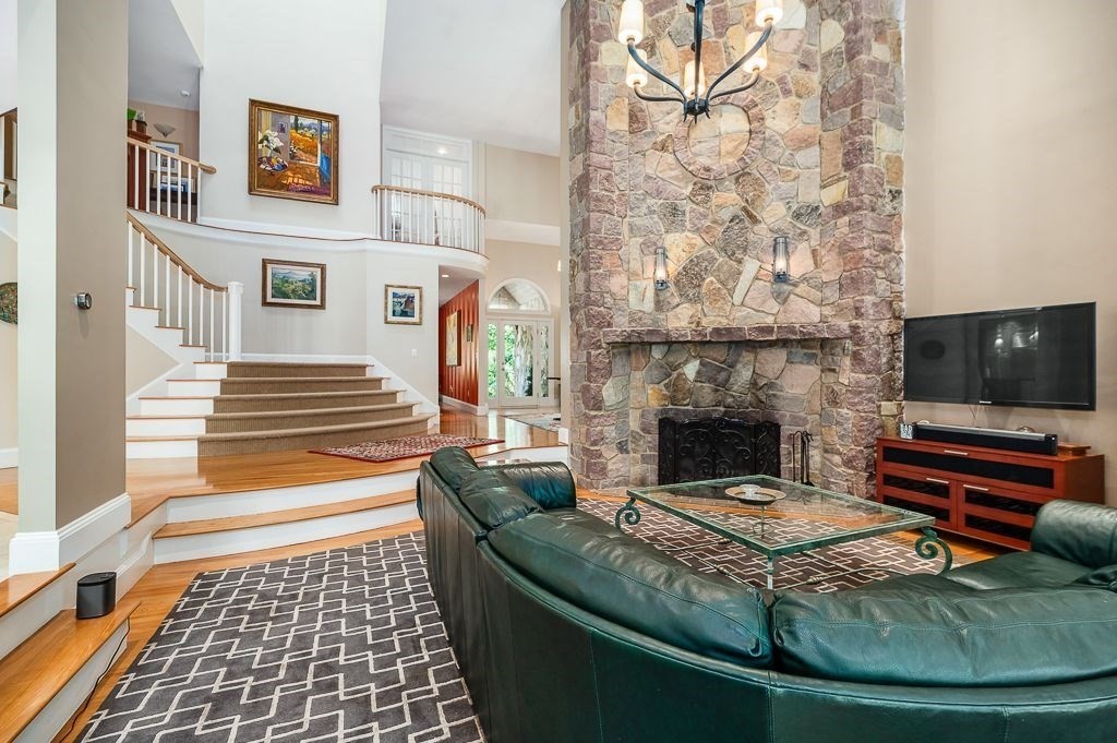 main property photo 12