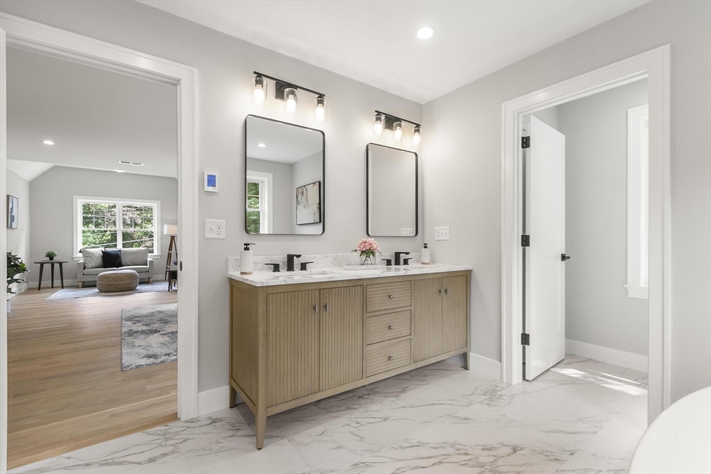 property viewer photo 23