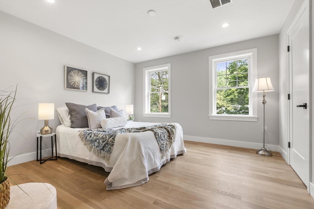 property viewer photo 26