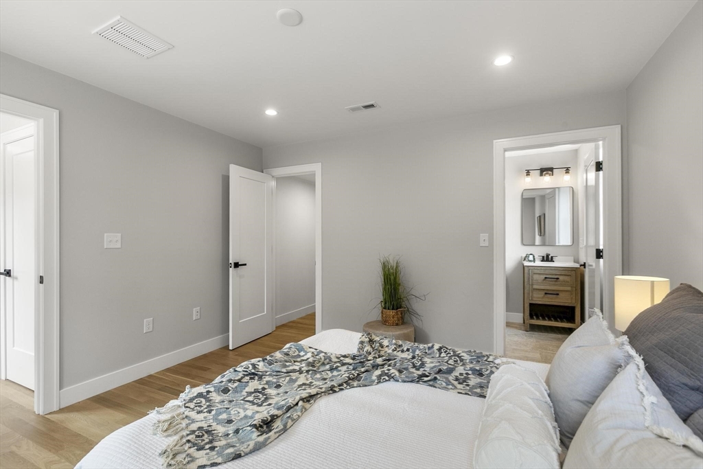property viewer photo 27