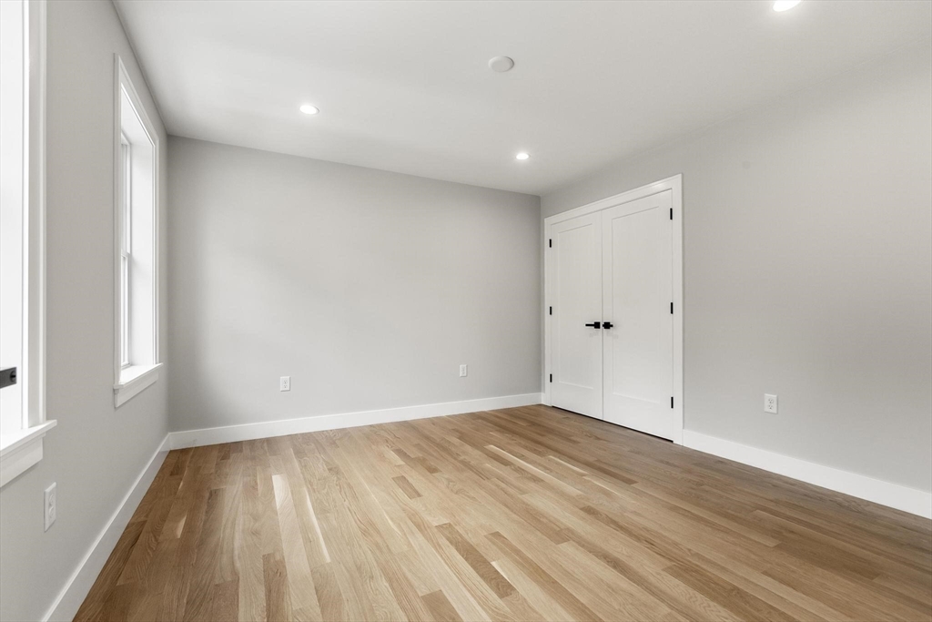 property viewer photo 32
