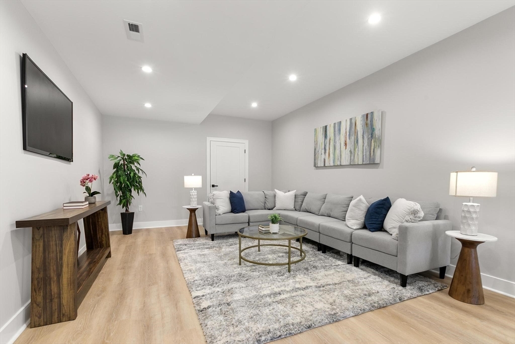 property viewer photo 34