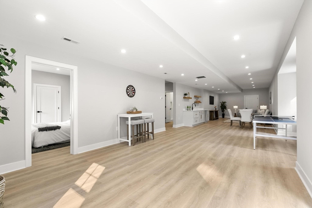 property viewer photo 35