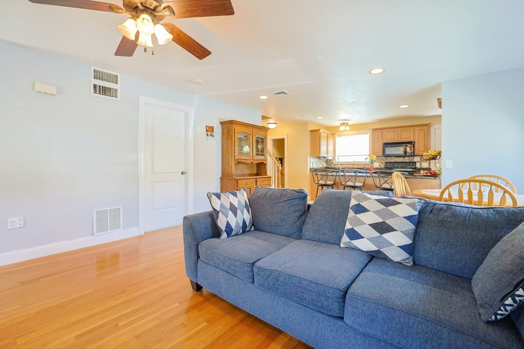 property viewer photo 7