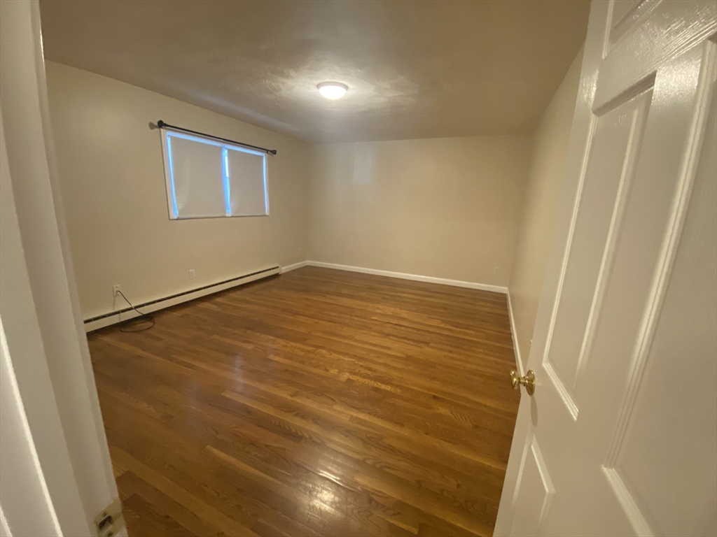 property viewer photo 4