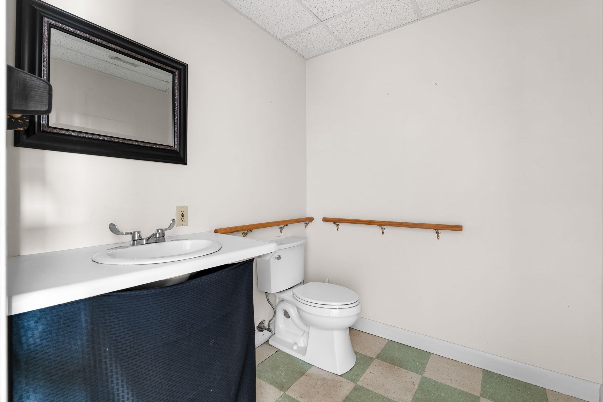 main property photo 16