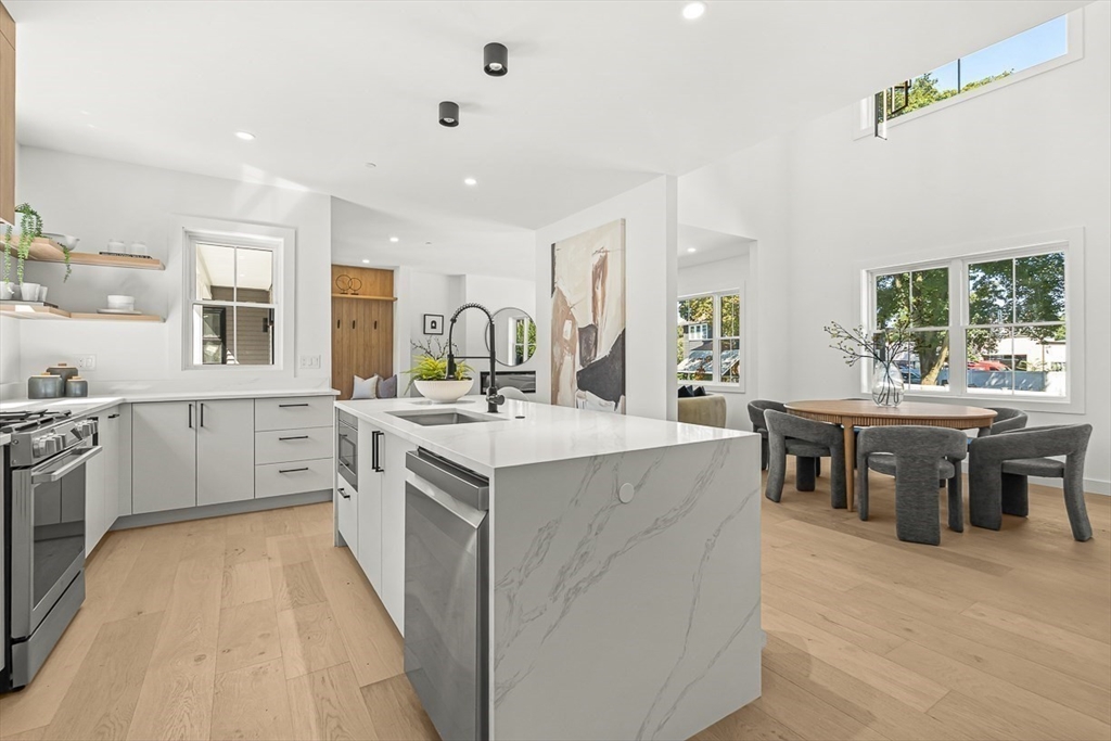 property viewer photo 9