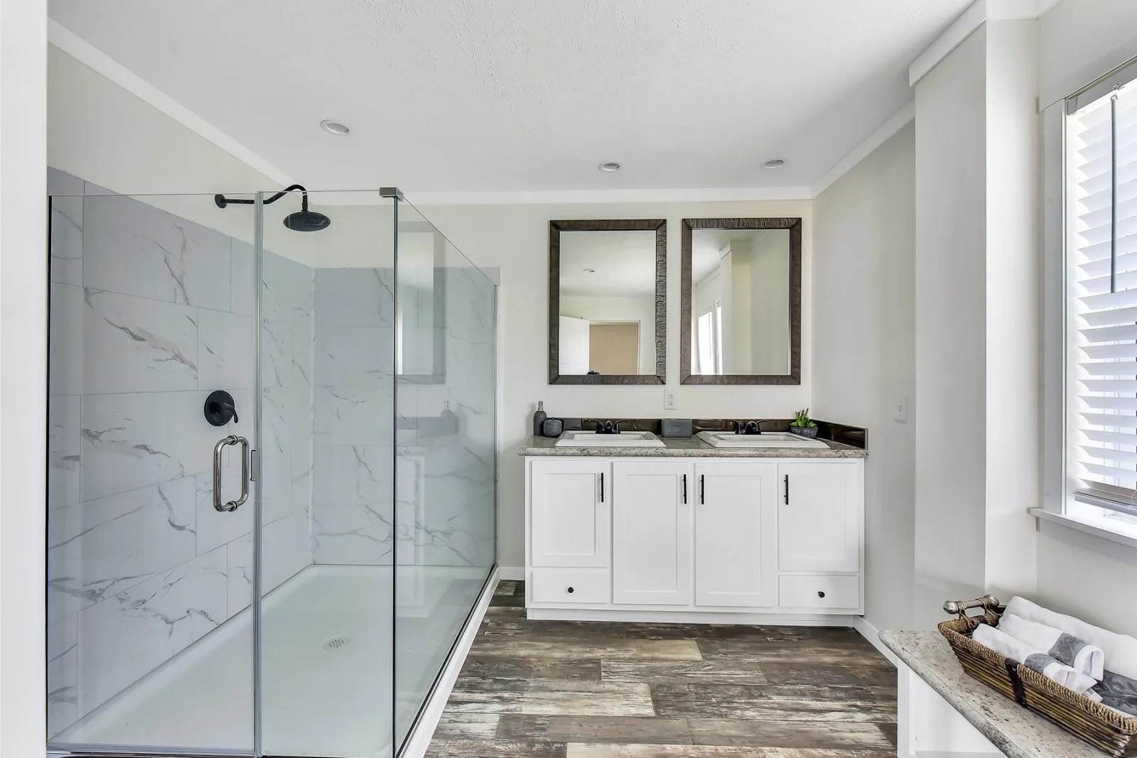 property viewer photo 15
