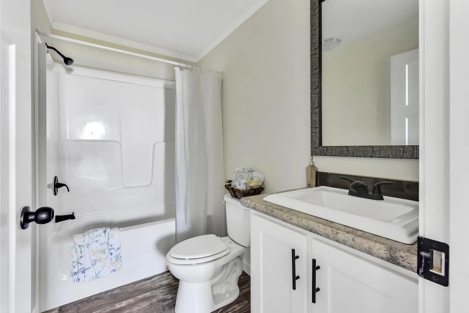 property viewer photo 17