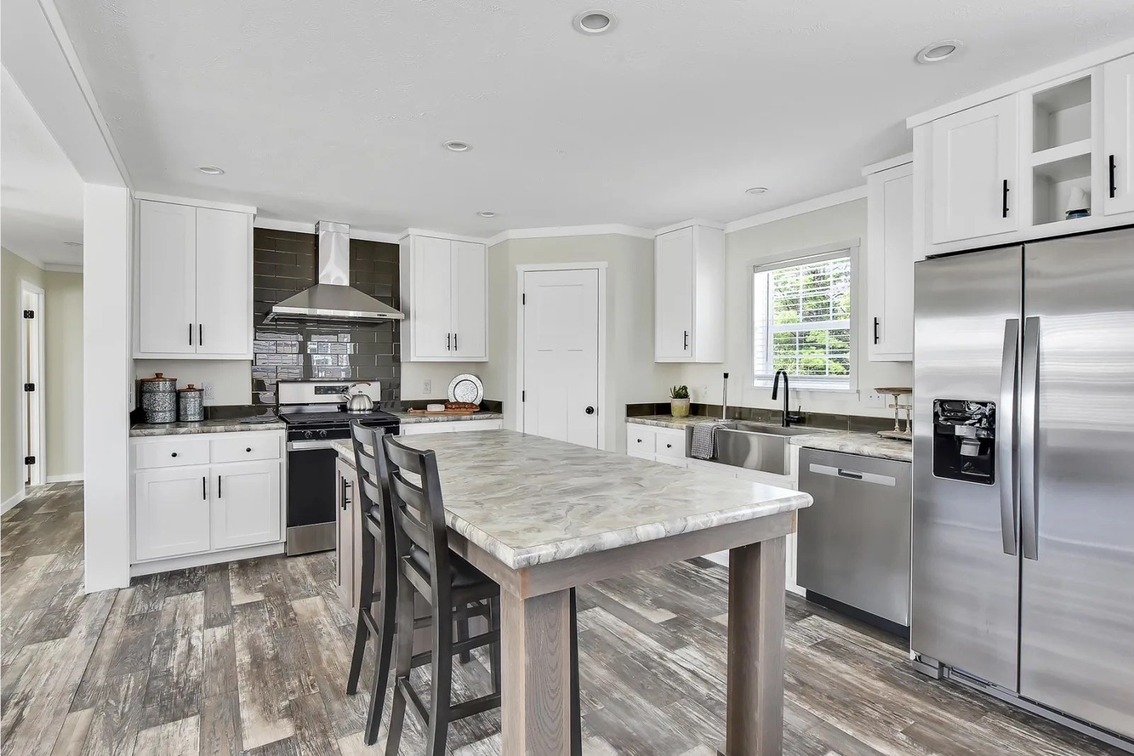 property viewer photo 3