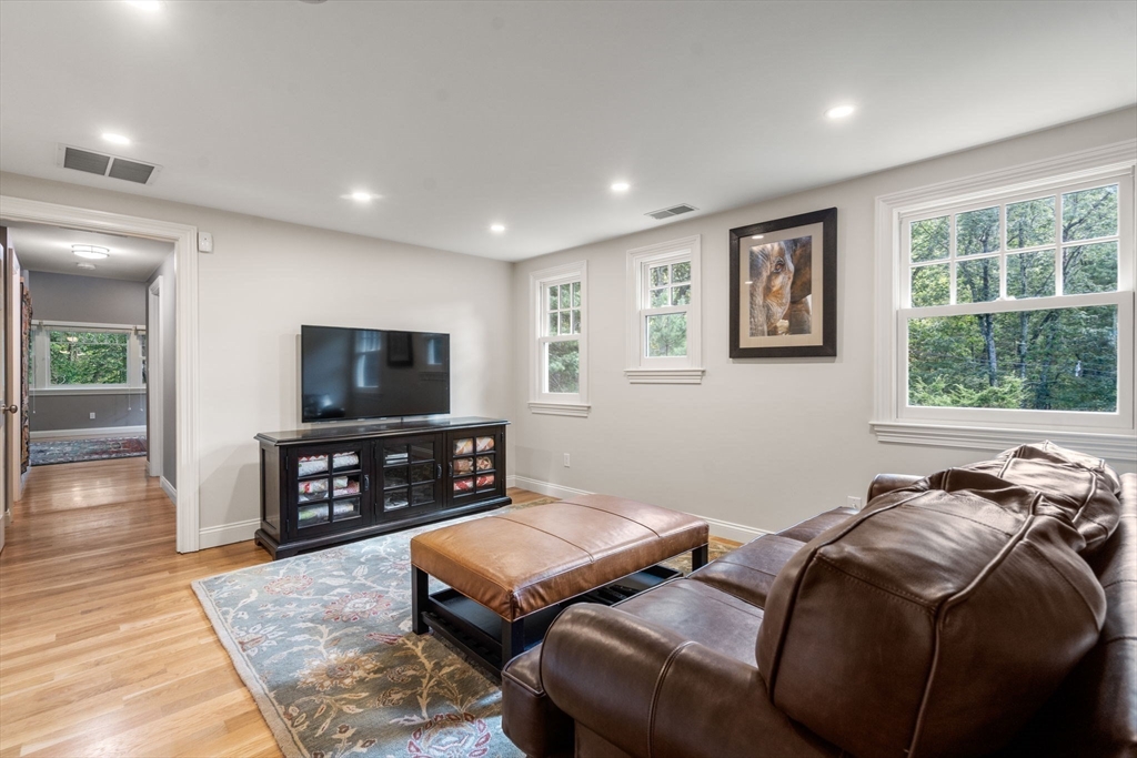 property viewer photo 16