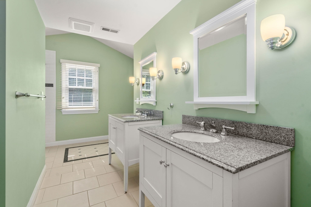 property viewer photo 23