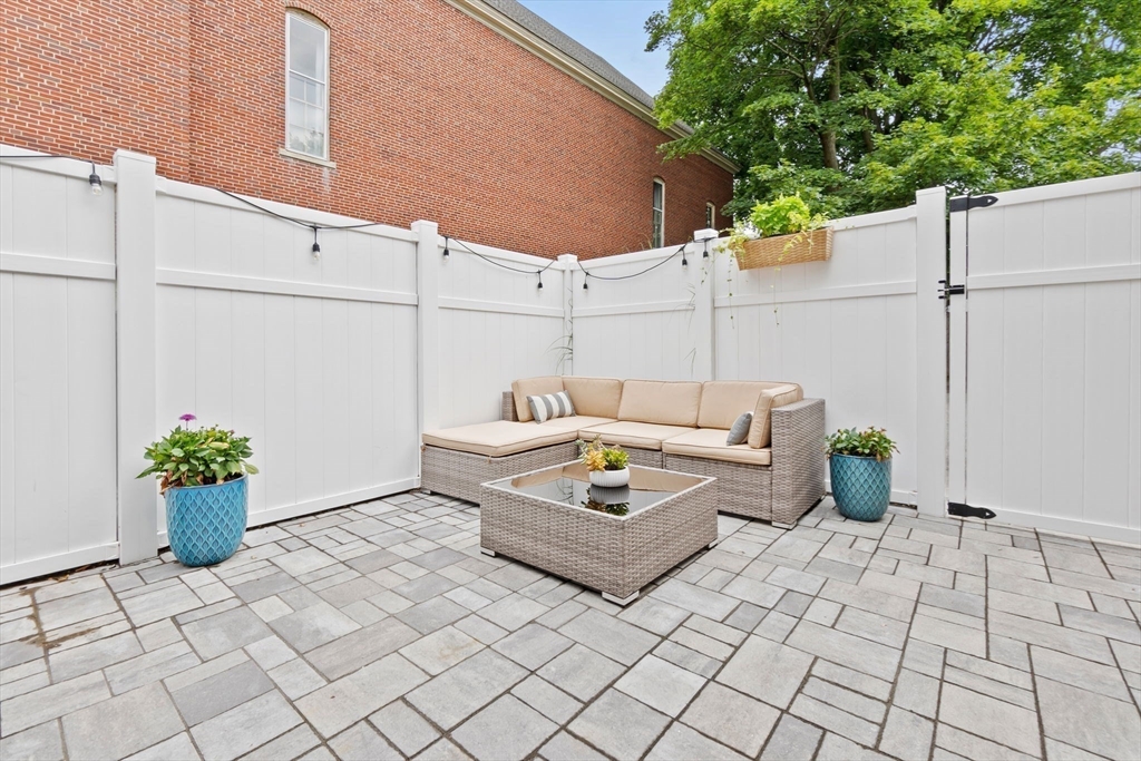 property viewer photo 3