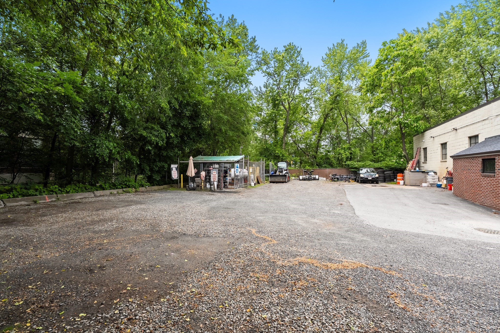 main property photo 37