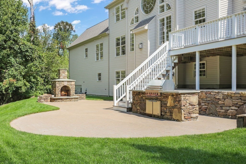 main property photo 30