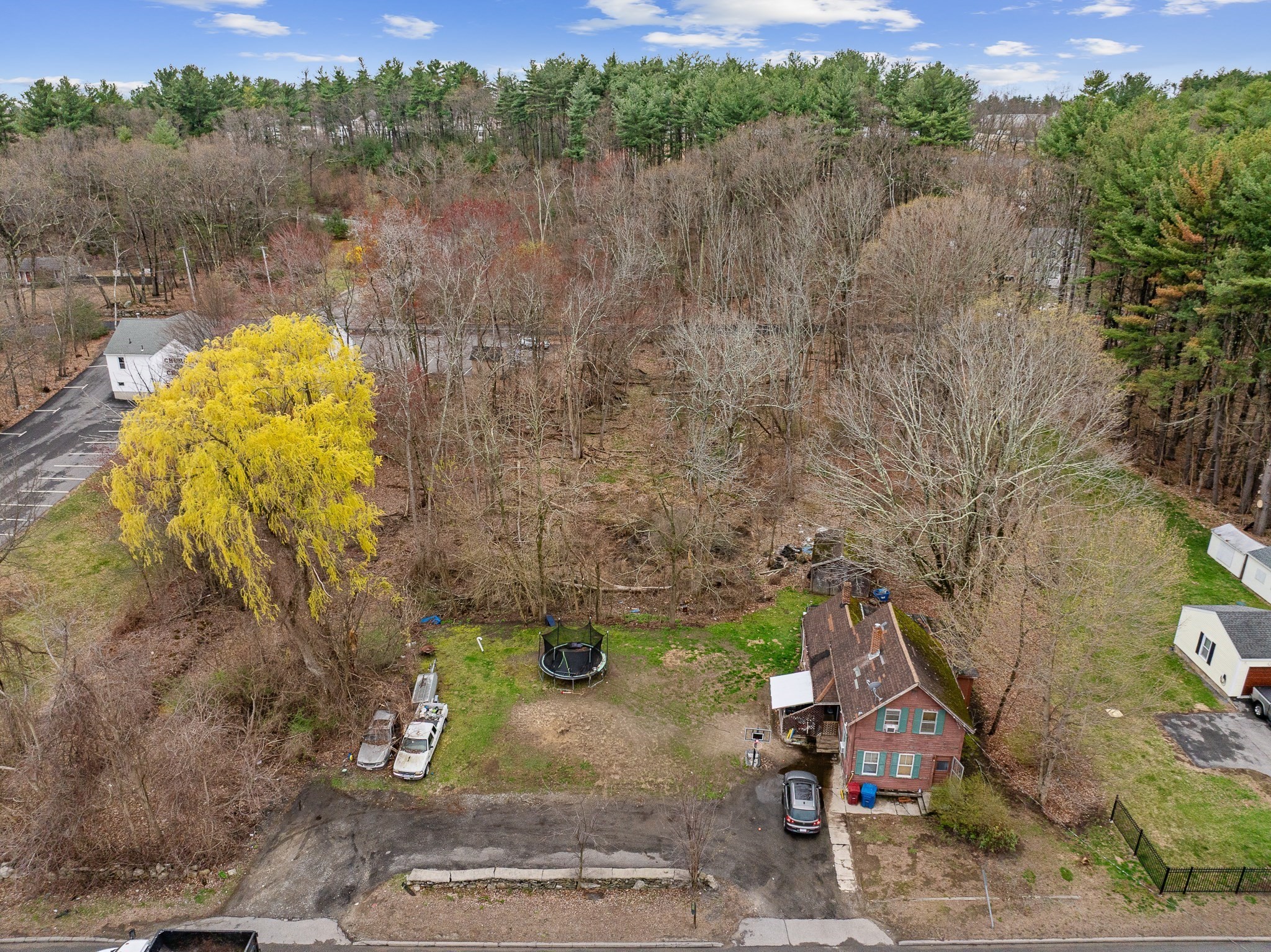 main property photo 28