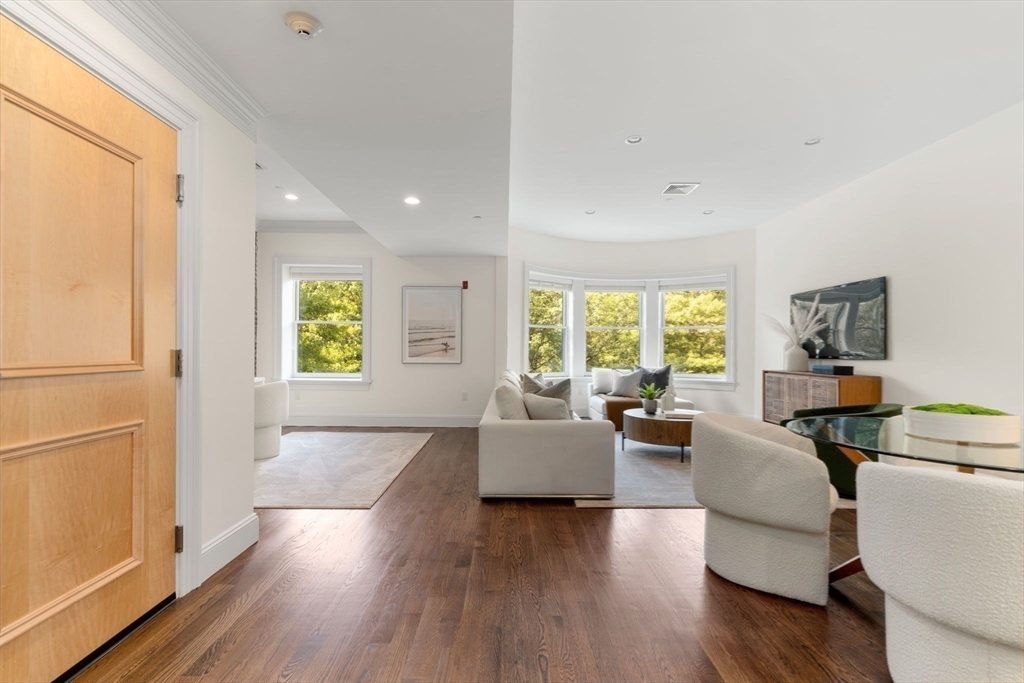 property viewer photo 10