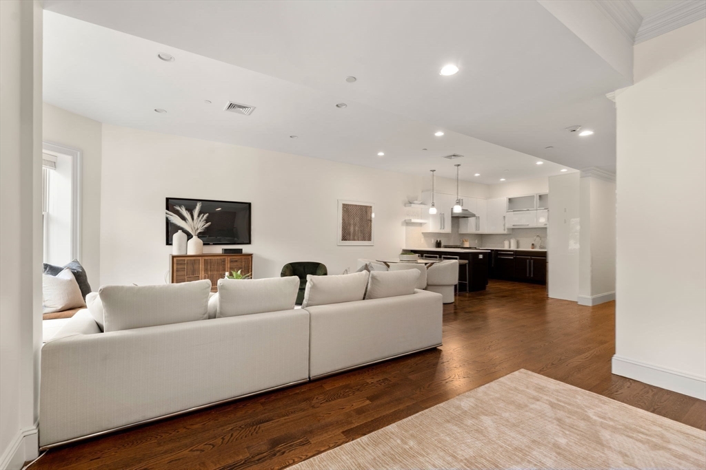 property viewer photo 15