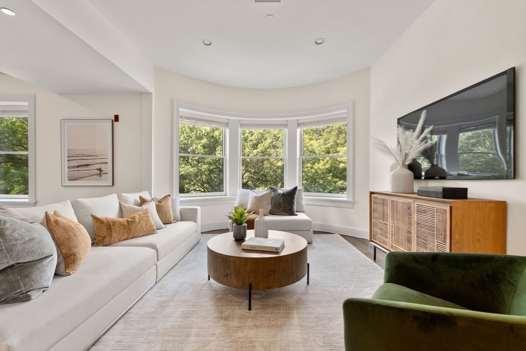 property viewer photo 2