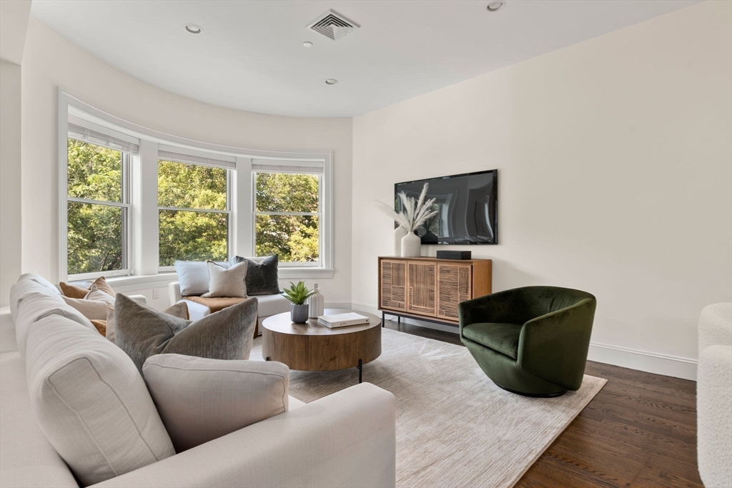 property viewer photo 5