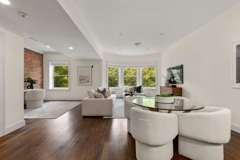 property viewer photo 8