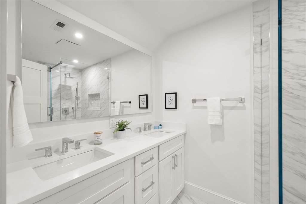 property viewer photo 30
