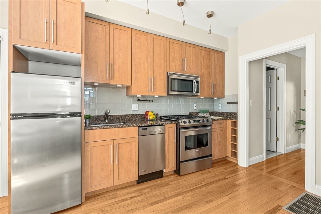 property viewer photo 3
