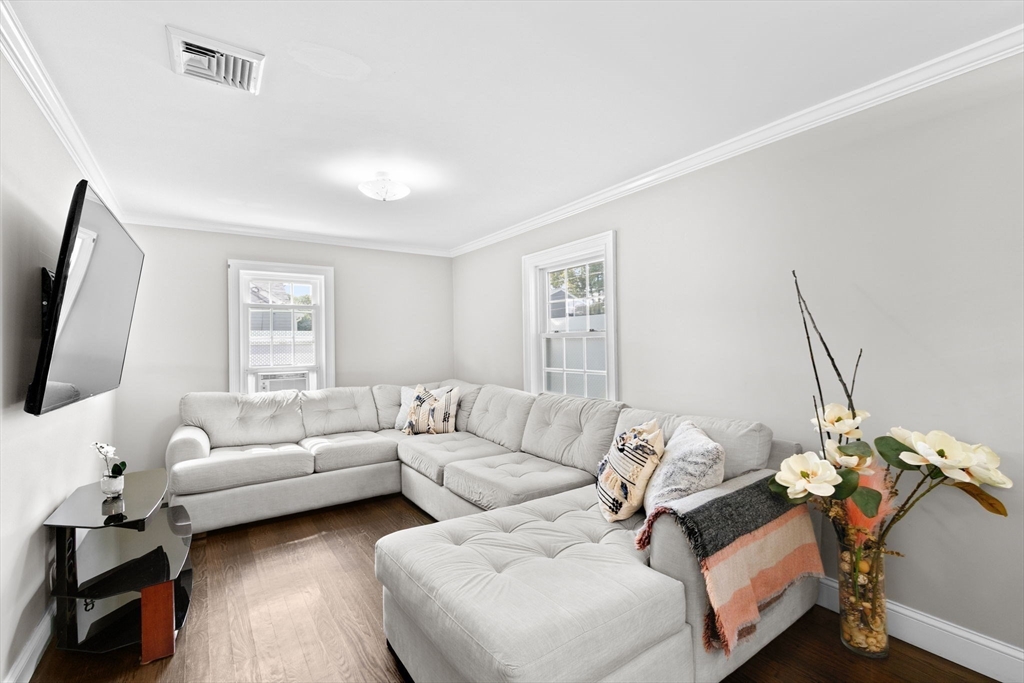 property viewer photo 9