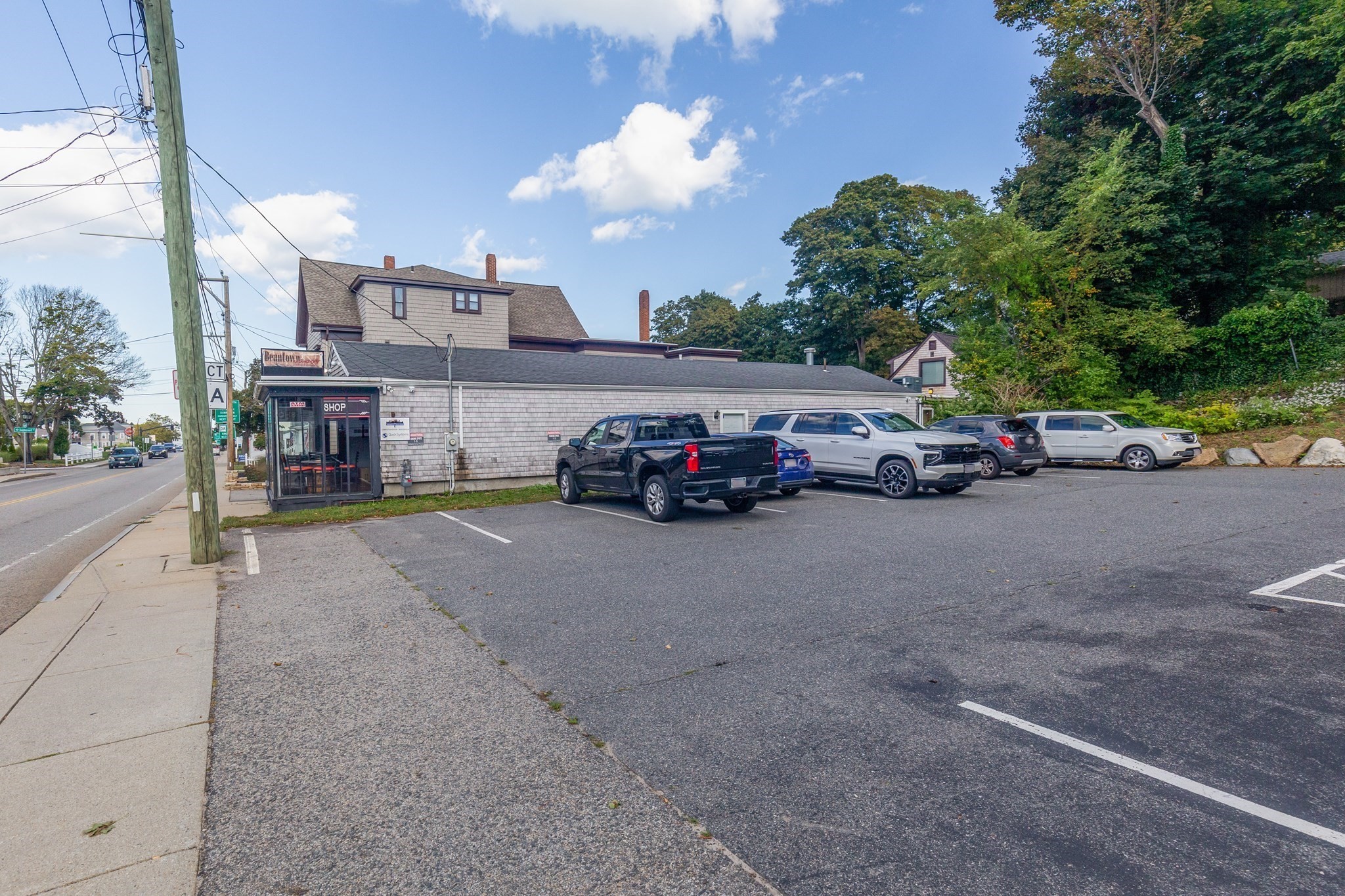 main property photo 5