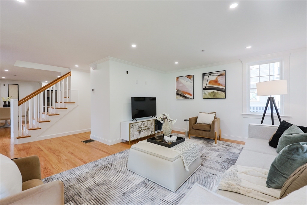 property viewer photo 13