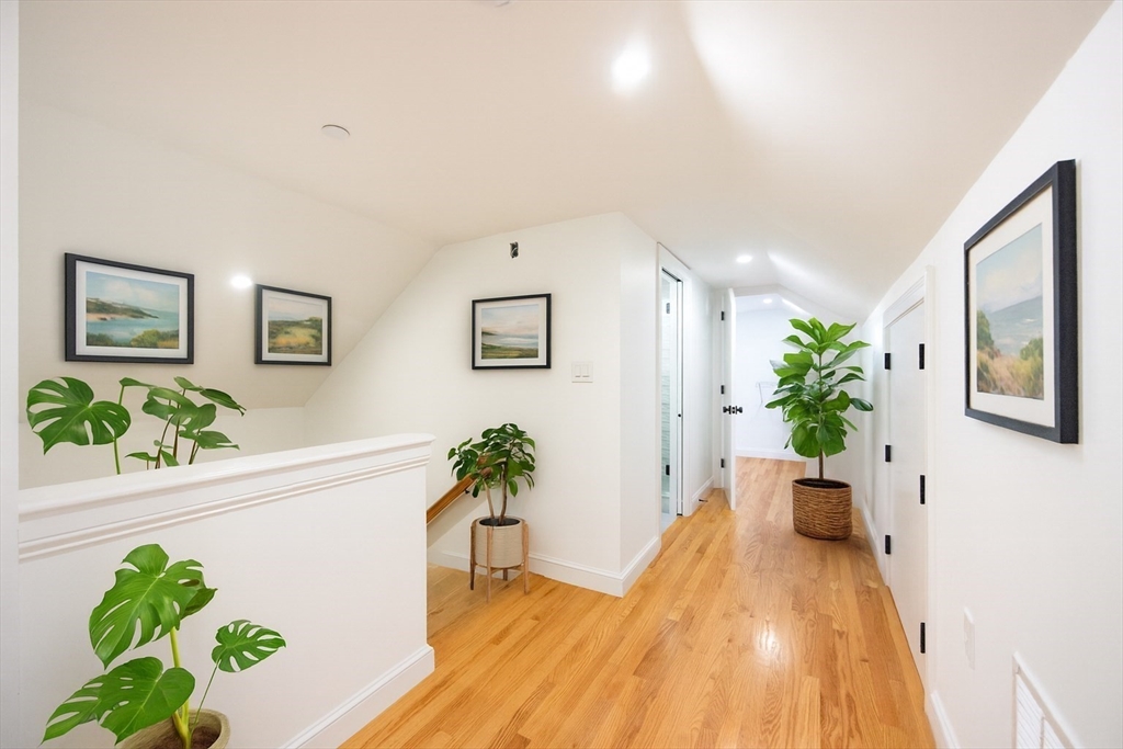 property viewer photo 18