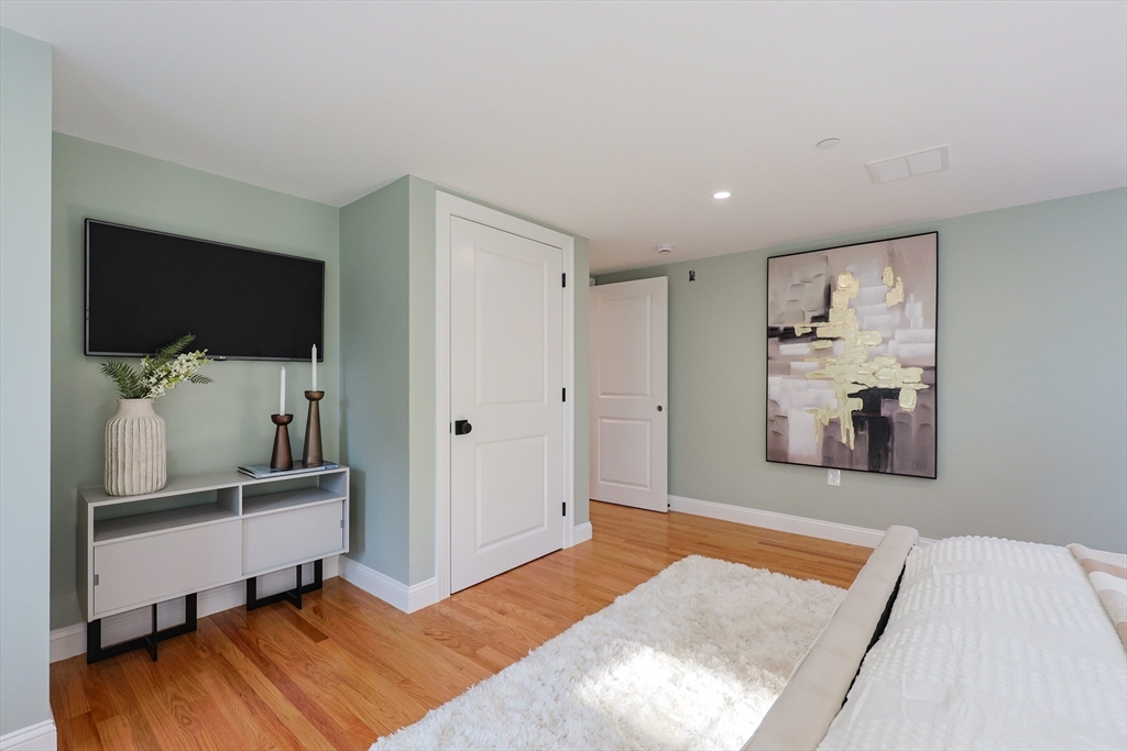 property viewer photo 25