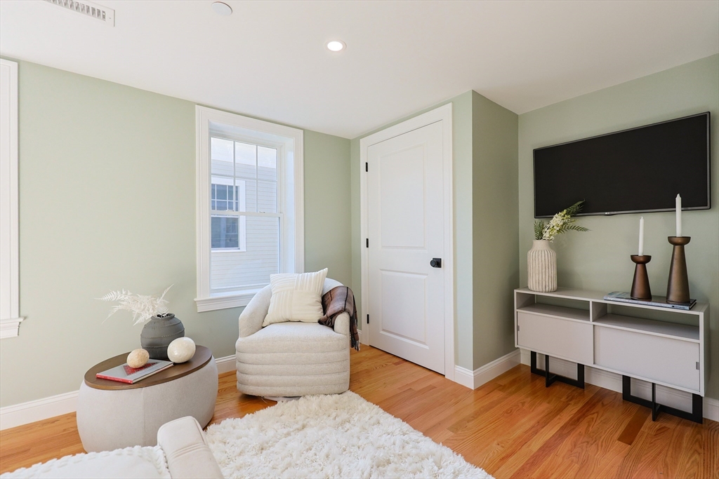 property viewer photo 28