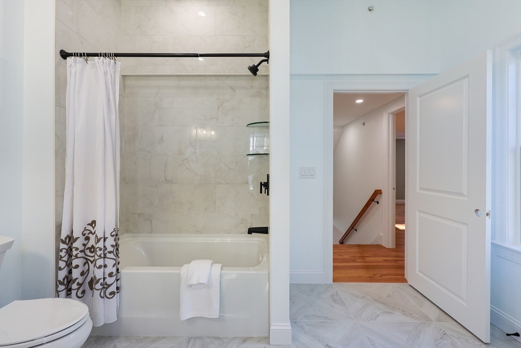property viewer photo 29