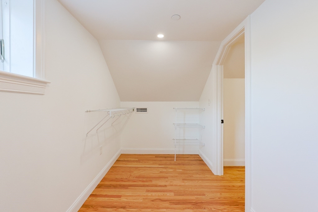 property viewer photo 36