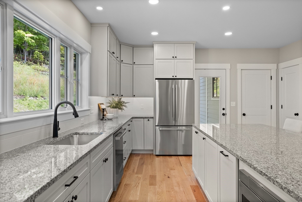 property viewer photo 15