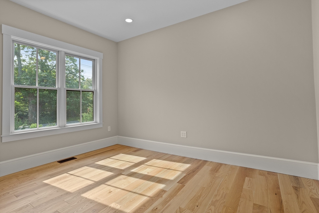 property viewer photo 16