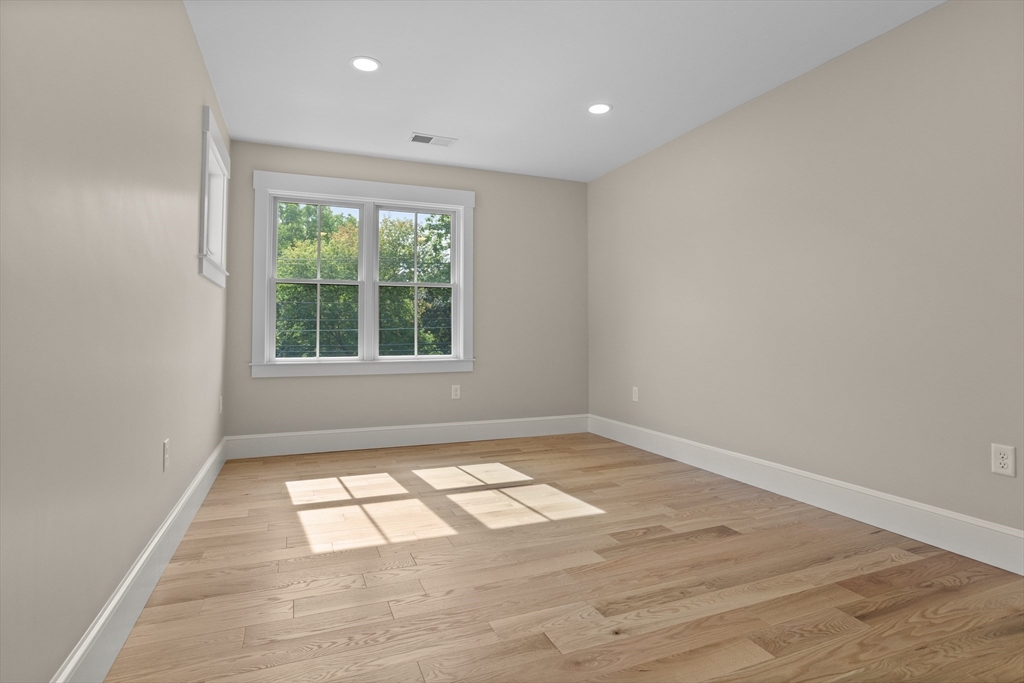 property viewer photo 24