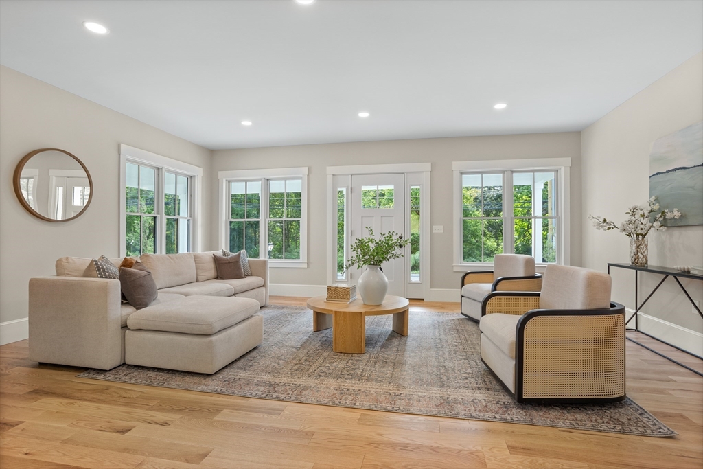 property viewer photo 3