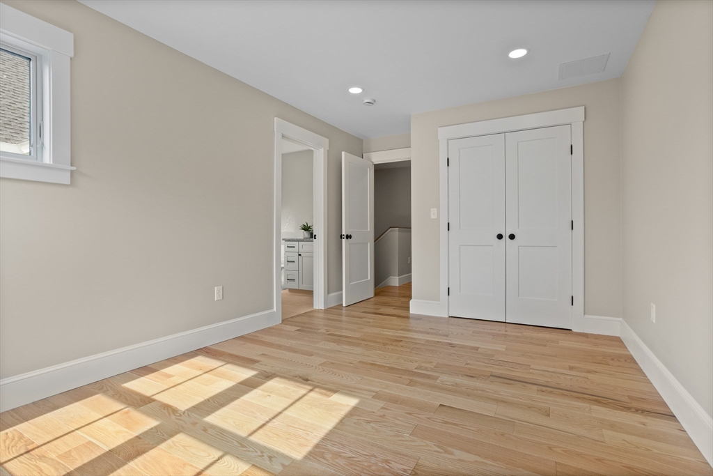 property viewer photo 30