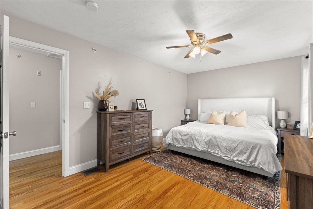property viewer photo 16