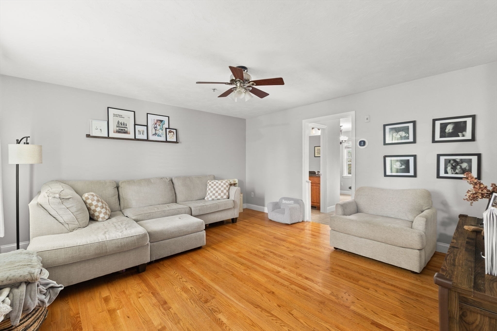 property viewer photo 4