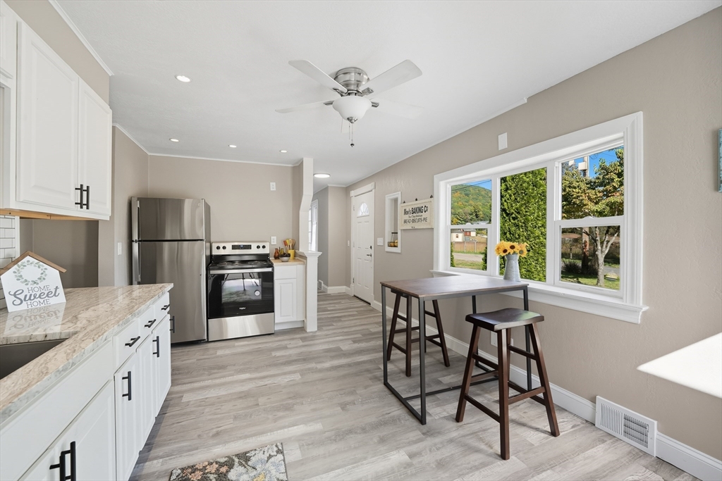 property viewer photo 4
