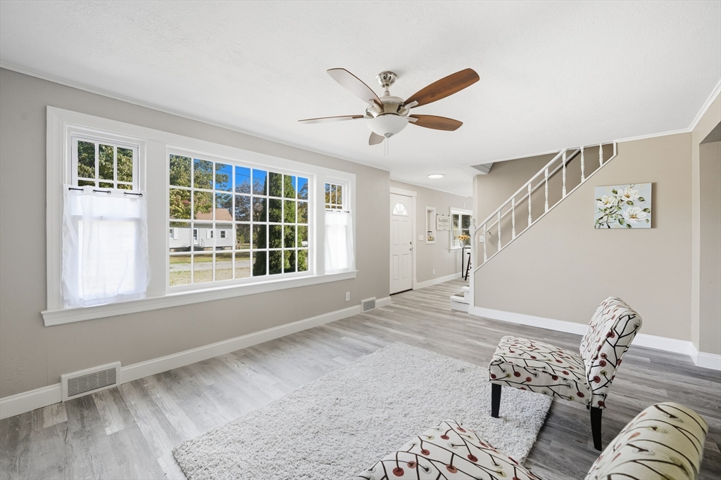 property viewer photo 7