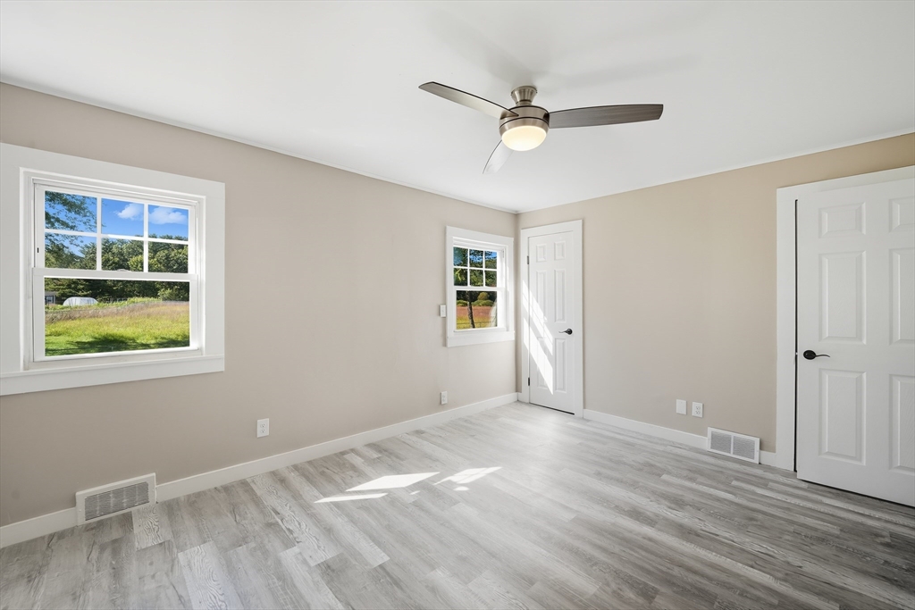 property viewer photo 9