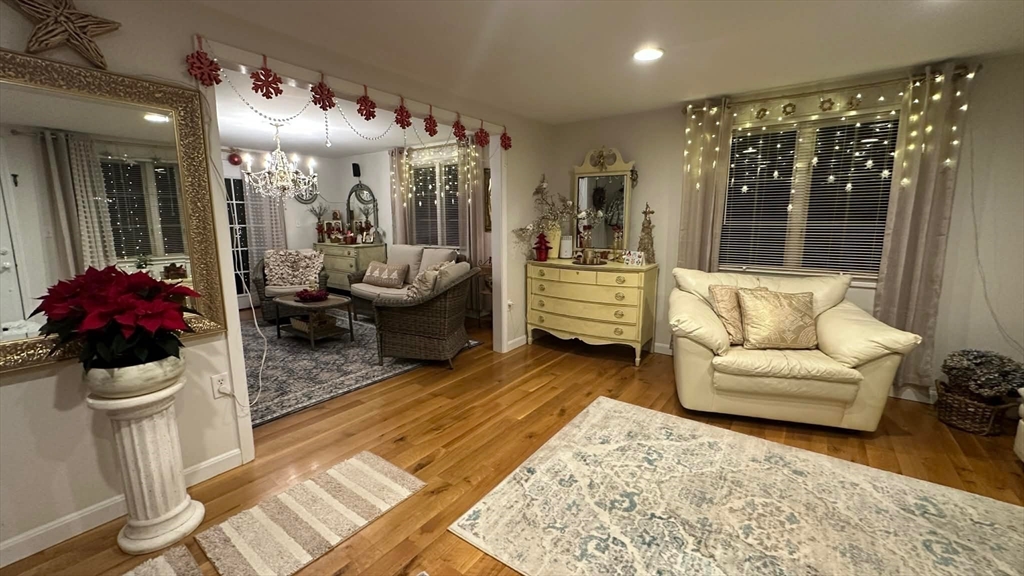 property viewer photo 3