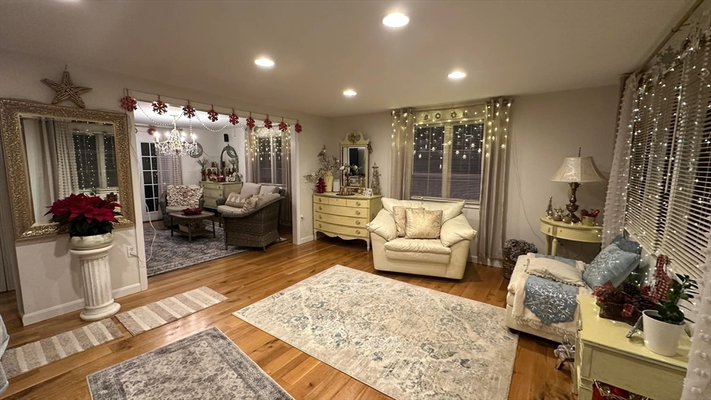 property viewer photo 4
